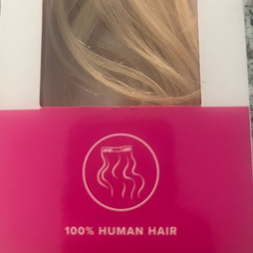 14 inch Donna Bella clip in extensions. Never used. pro straight. 10 wefts, 90gm